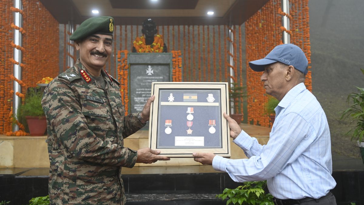 1965 War Hero Captain Chander Singh’s Family Donates Medals To Garhwal Rifles Regiment