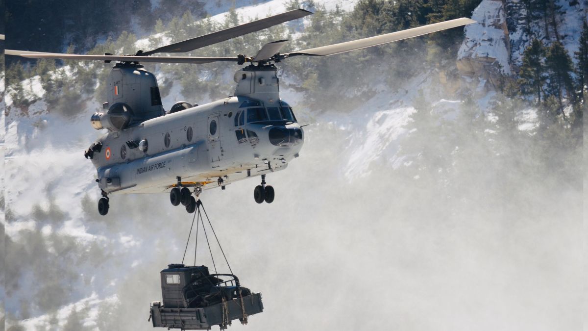 Lift, Sustain, Win: Why Rotary-Wing Assets Must Sit With the Army In Theatre Commands