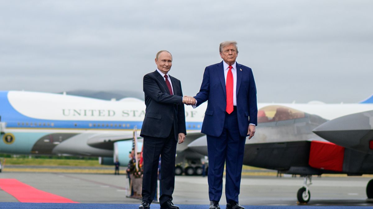 Trump Weighs ‘Very Important’ Decision On Ukraine Peace As Putin Insists On Donbas