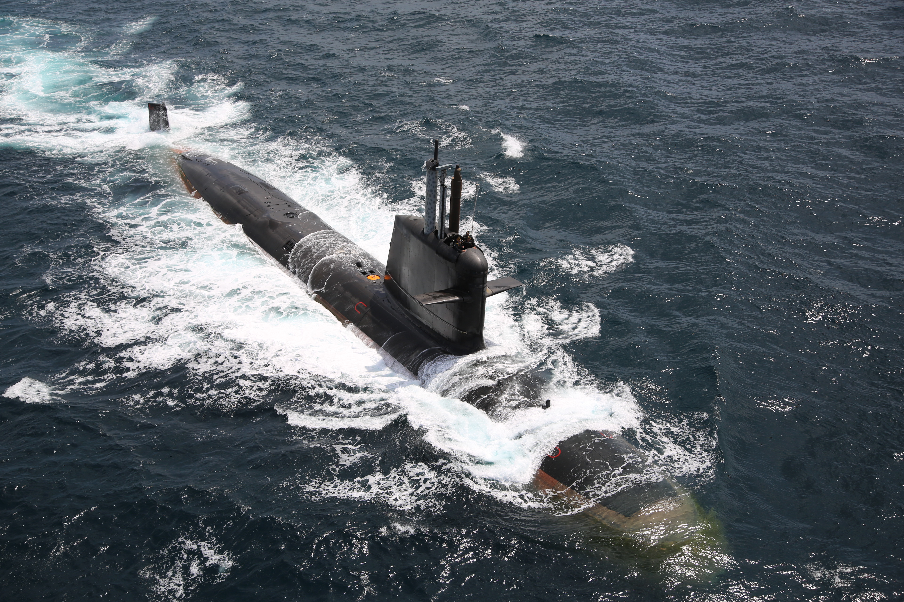 Indian Navy’s Underwater Challenges: Delays in AIP Tech, Refit of Old Submarines Highlight Fleet Gaps