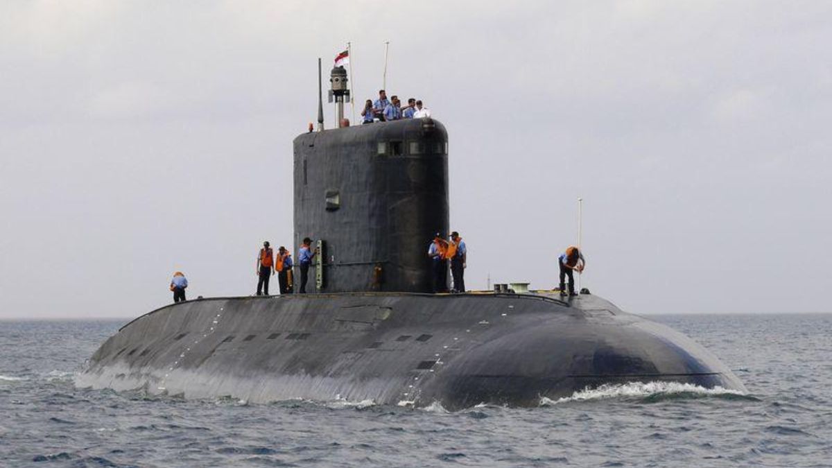 Indian Navy’s INS Sindhuvijay Set For Mid-Life Refit At HSL To Boost Submarine Fleet