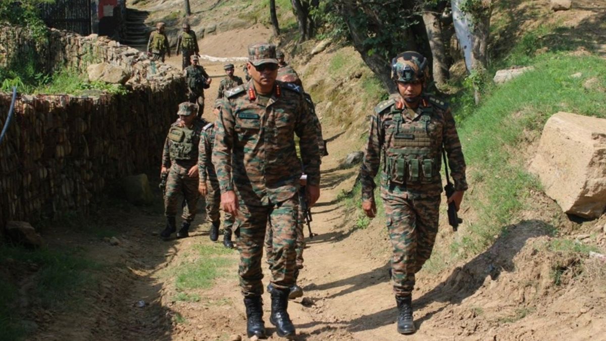 Army Jawan Martyred in Udhampur Encounter, JeM Terrorists Trapped
