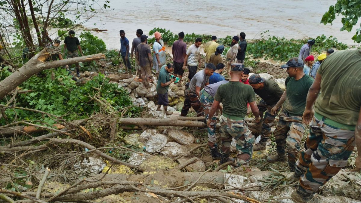 Indian Army’s Operation Rahat: How Soldiers Stepped In During Punjab and Kashmir Floods, Rescued Thousands