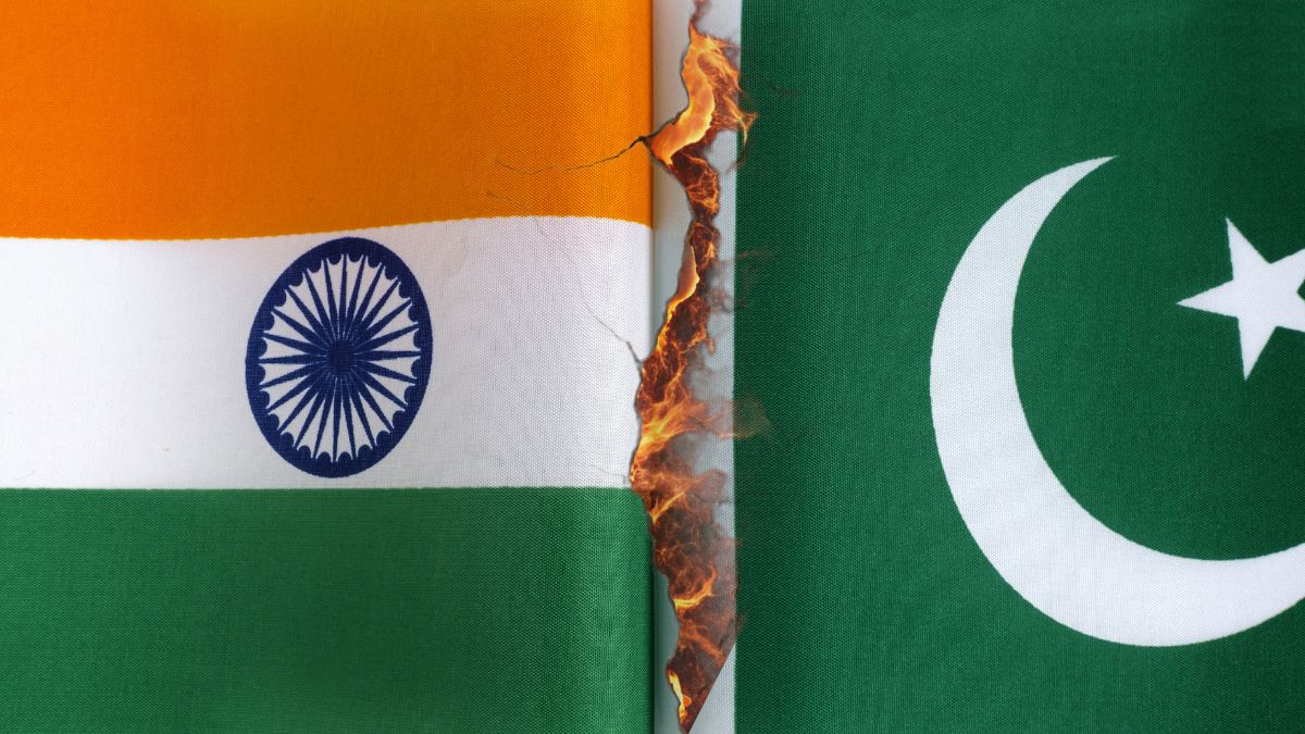 Ex-CIA Officer Exposes Pakistan’s Double Face, Explains Why It Will Lose Any Conventional War With India