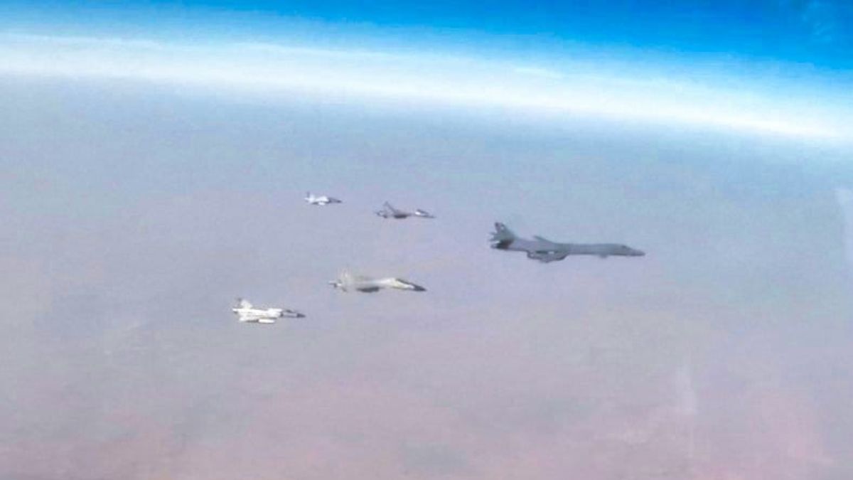 India’s Sukhoi-30MKI Flies with US B-1 Lancer Bomber for the First Time in Landmark Air Exercise