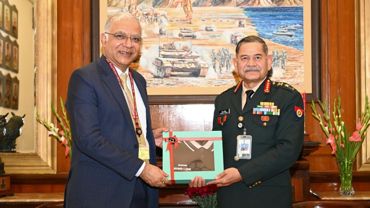 India, Sri Lanka Review Defence Ties As High Commissioner Santosh Jha Meets Army Chief