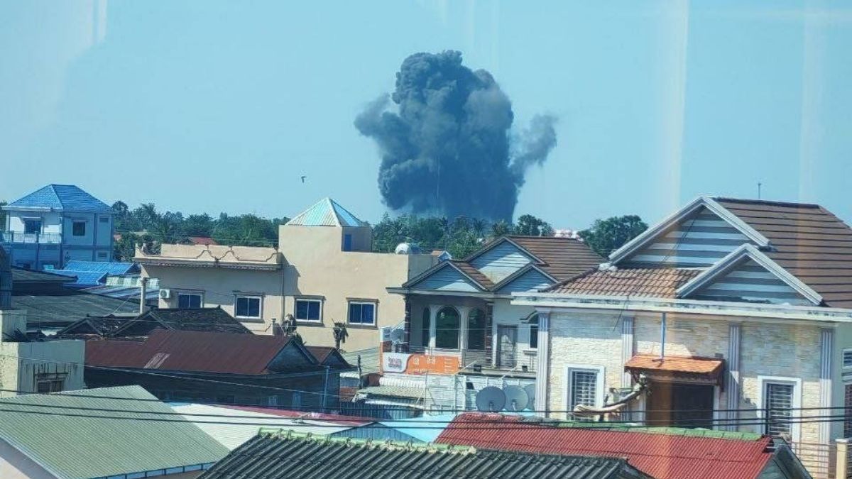 Border War Escalates: Thai F-16 Airstrikes, Cambodian Rockets Intensify Tensions Causing Mass Evacuations